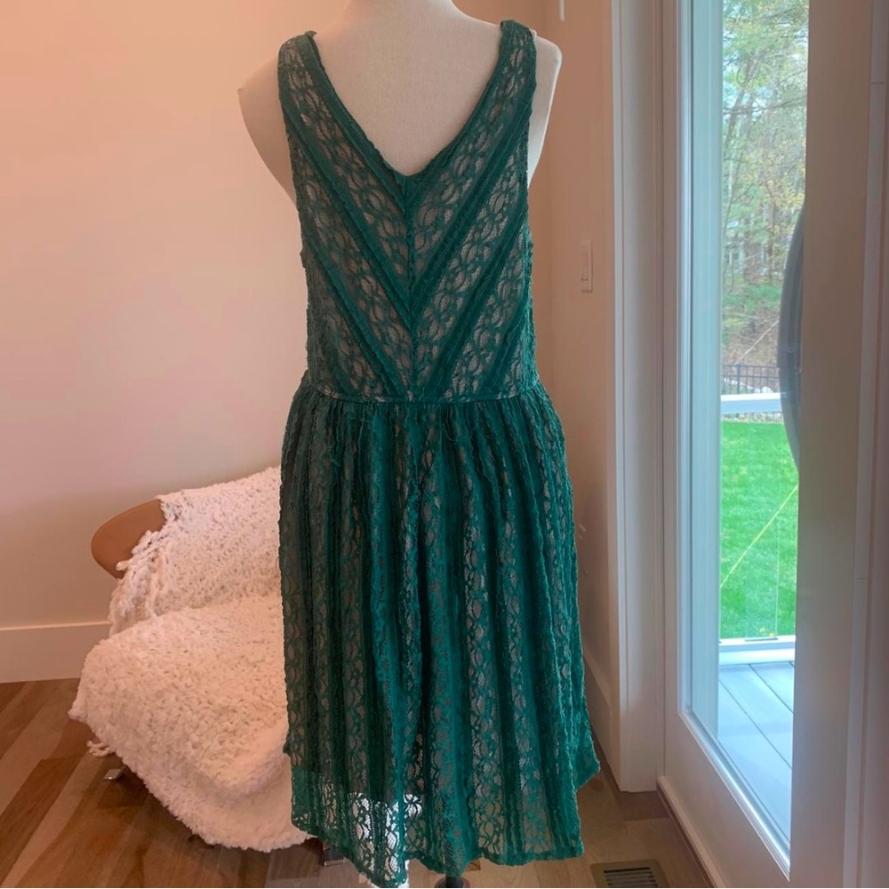 Green Lace Sleeveless Dress